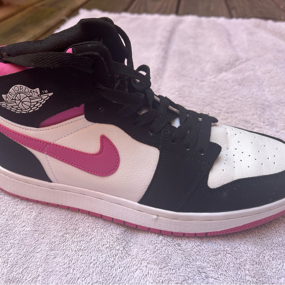 Jordan’s size 7 youth